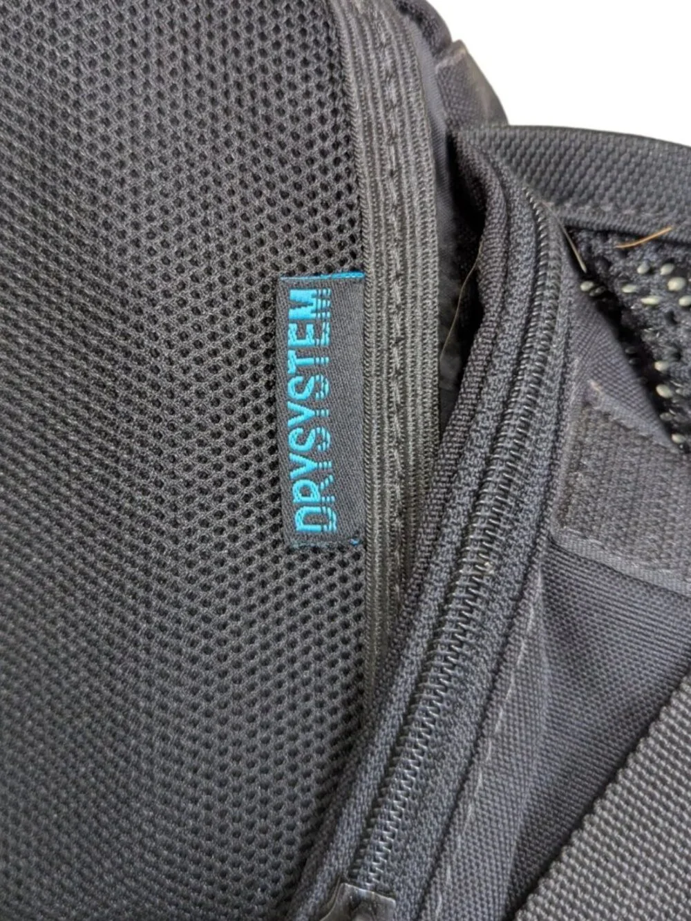 Curtlo black blue